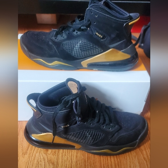 Jordan Other - Jordan Mars 270 black gold shoes Size 9 men